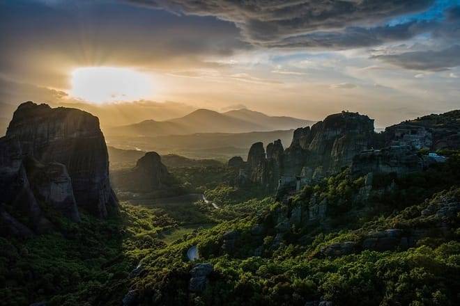 Meteora Full Day Private Tour From Athens 