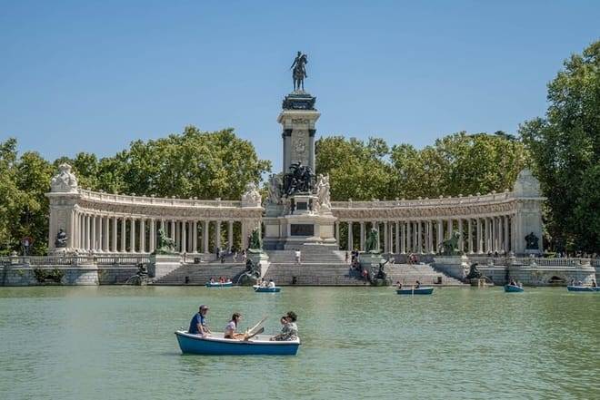 Algarve to Seville One Way Trip Up to 4 stops 