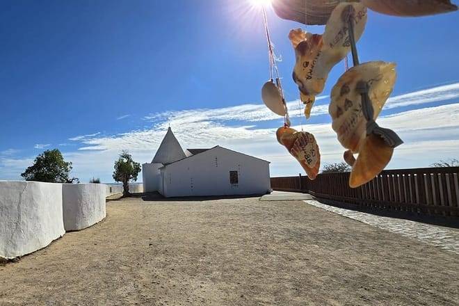 From Faro: Boat trip to Benagil Cave & Arches of Praia da Marinha