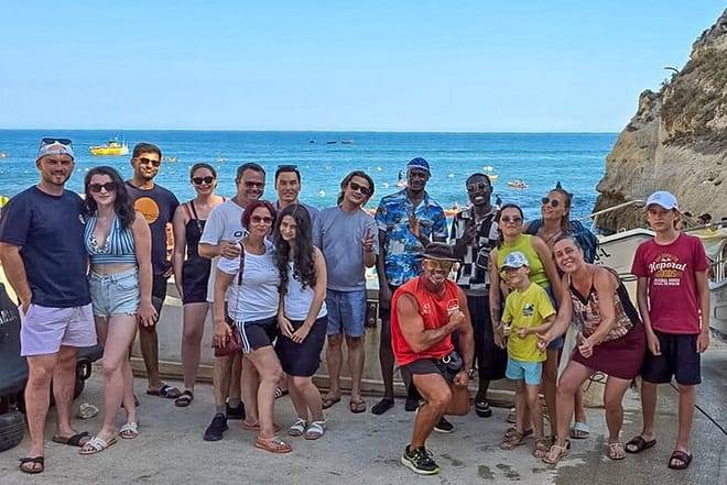 From Faro: Boat trip to Benagil Cave & Arches of Praia da Marinha