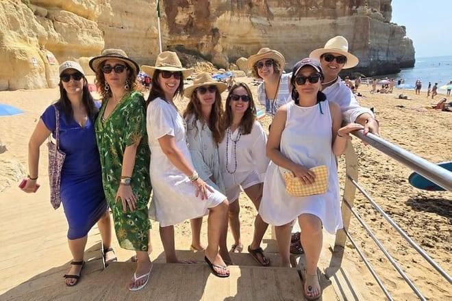 From Faro: Boat trip to Benagil Cave & Arches of Praia da Marinha