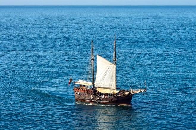 From Faro: Benagil Hiking Cliffs and the 4 Treasure Experience