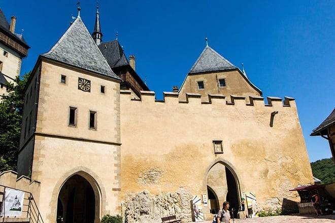 Private Karlstejn castle tour from Prague with Lunch & Admission