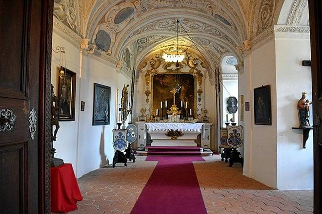 Private Kutna Hora luxury day trip from Prague with Czech castle