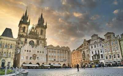 Private Prague walking tour & Karlstejn castle trip from Prague