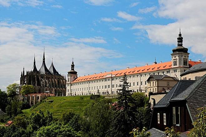 Private Prague walking tour with Kutna Hora Ossuary luxury trip