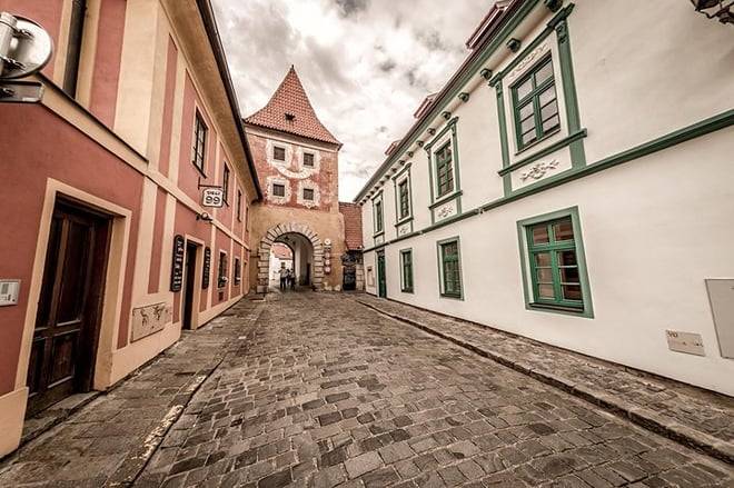 Prague to Linz Private transfer via Cesky Krumlov with private Tour and Lunch