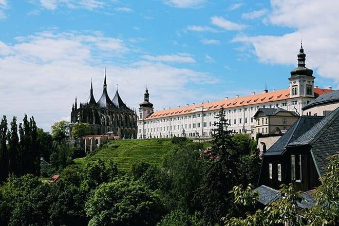 Kutna Hora Ossuary and Cesky Krumlov Private Day Trip from Prague