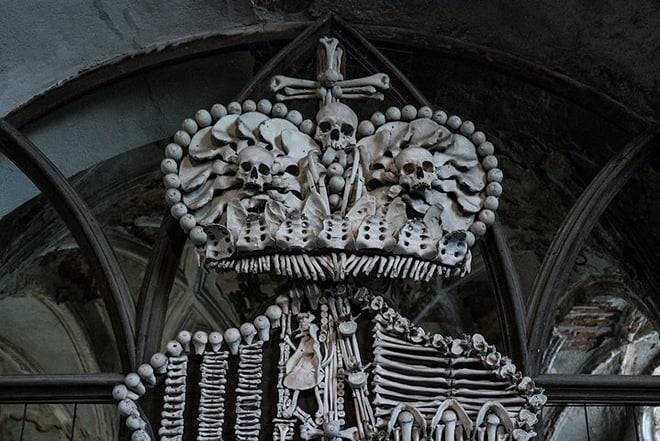 Kutna Hora Ossuary and Cesky Krumlov Private Day Trip from Prague