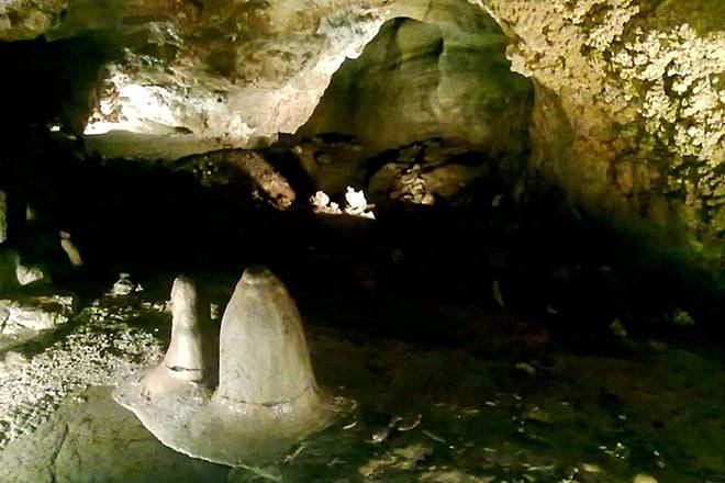Private Karlstejn Castle luxury tour from Prague with Caves