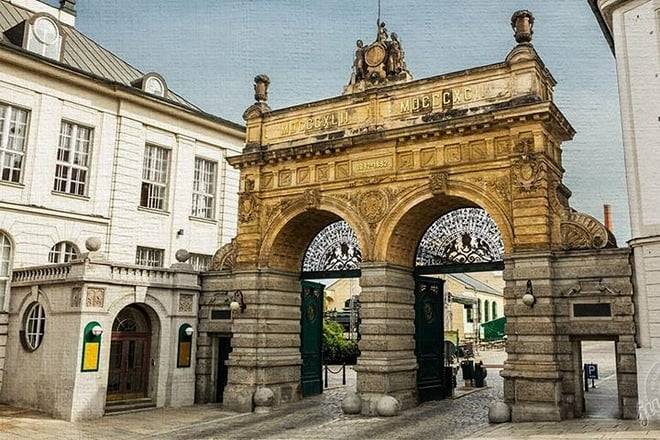 Private Prague to Nuremberg luxury transfer via Pilsner Brewery