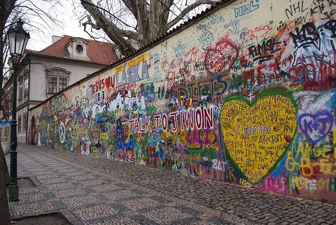 Modern Art in Prague: Walking Audio Tour of David Cerny's Works