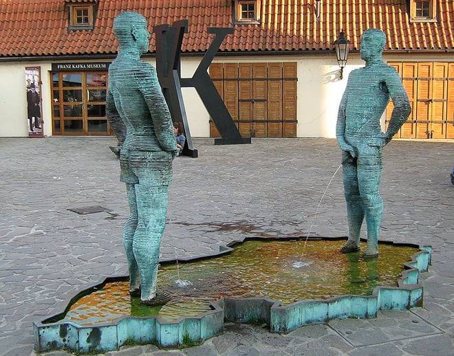 Modern Art in Prague: Walking Audio Tour of David Cerny's Works