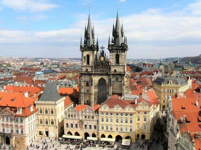 Prague: From Communism to Royal Splendor Tour