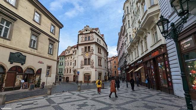 Prague: Historic Sights to Nobility In-App Audio Tour