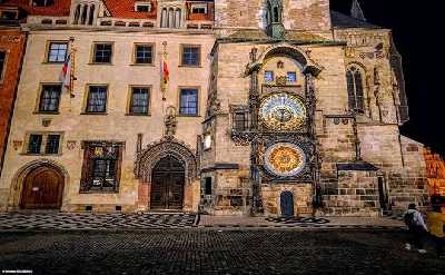 Prague: Old Town to Lobkowicz Palace Audio Tour