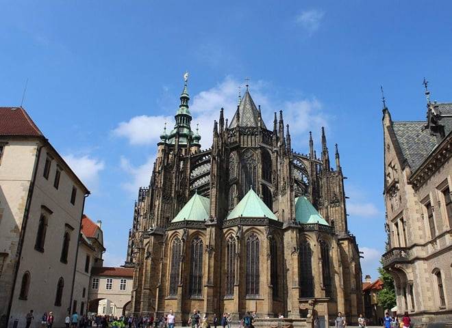 Prague: Old Town to Lobkowicz Palace Audio Tour