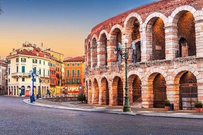 Private day trip from Venice to Verona, Lago di Garda & back