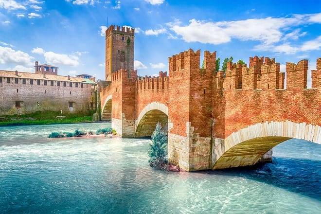 Private day trip from Venice to Verona, Lago di Garda & back