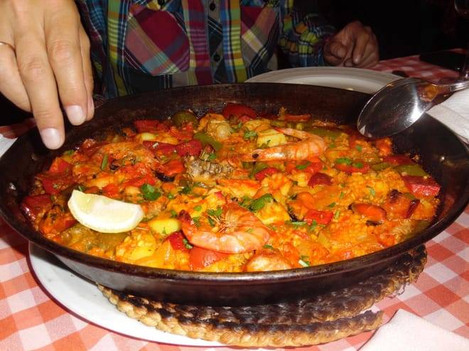 Madrid Local Tapas & History Tour with Dinner