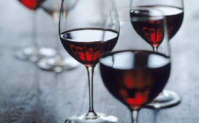 Madrid Local's Wine and Tapas Lunch Tour with a side of History