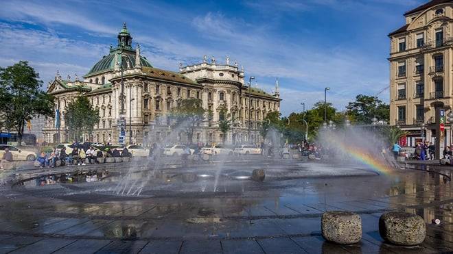Munich: Capital of Beer and Bavaria. Historical & Gastronomic Walking Tour on Mobile App