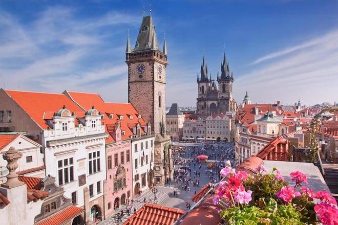Munich to Prague Private Transfer with Sightseeing Stop