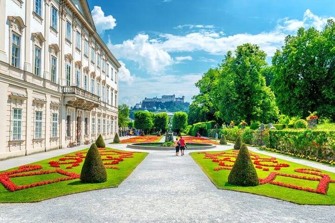Private day trip from Munich to Eagles Nest, Salzburg and back