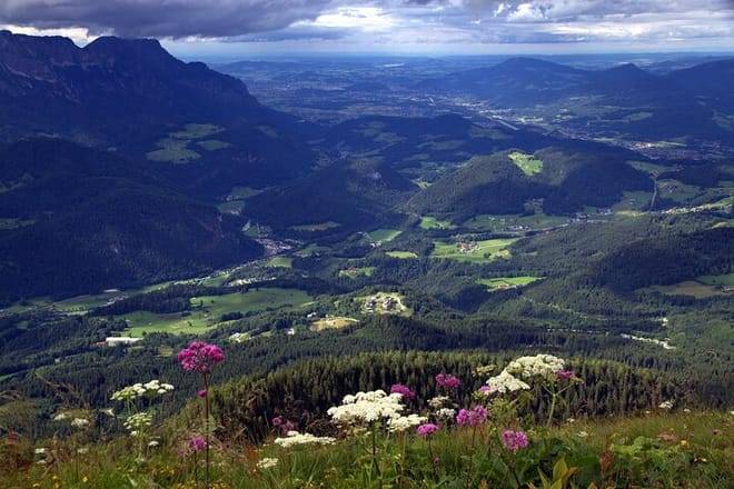 Private day trip from Munich to Eagles Nest, Salzburg and back