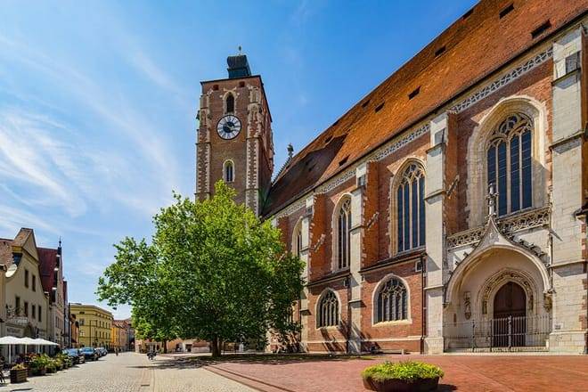 Private Day Trip From Munich To Ingolstadt And Regensburg 