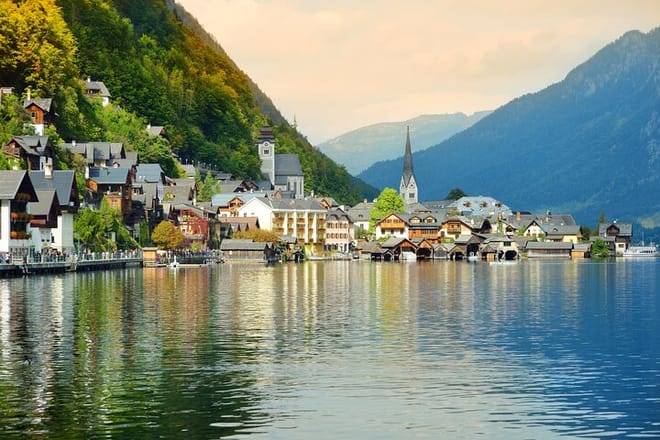 Private day trip from Munich to Salzburg and Hallstatt