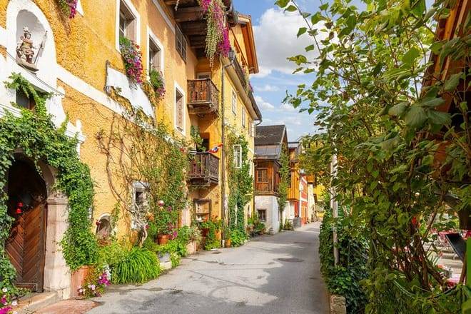 Private day trip from Munich to Salzburg and Hallstatt