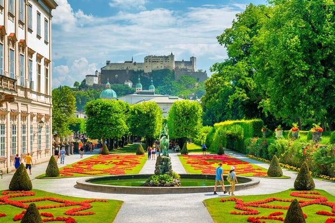 Private day trip from Munich to Salzburg and Hallstatt