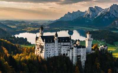 Private Day Trip: Munich to Neuschwanstein Castle, Local driver