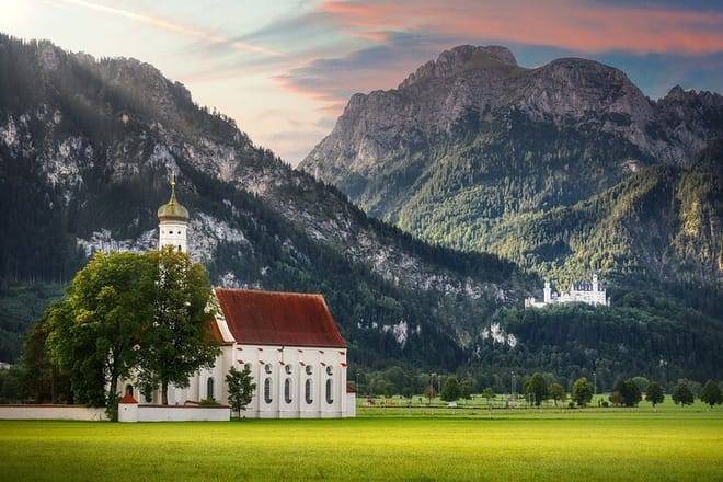Private Day Trip: Munich to Neuschwanstein Castle, Local driver