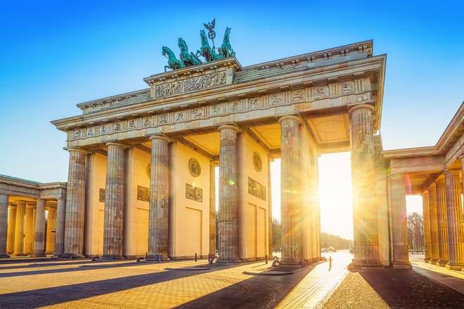 DEBE038-Fre-Berlin: Third Reich & Cold War 2,5-hour Guided Walking Tour