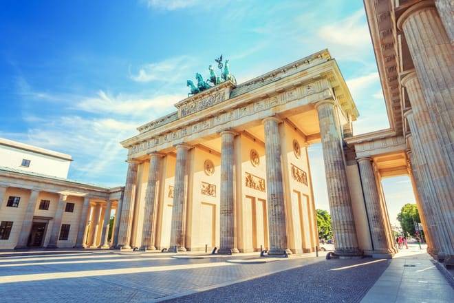 DEBE038-Fre-Berlin: Third Reich & Cold War 2,5-hour Guided Walking Tour