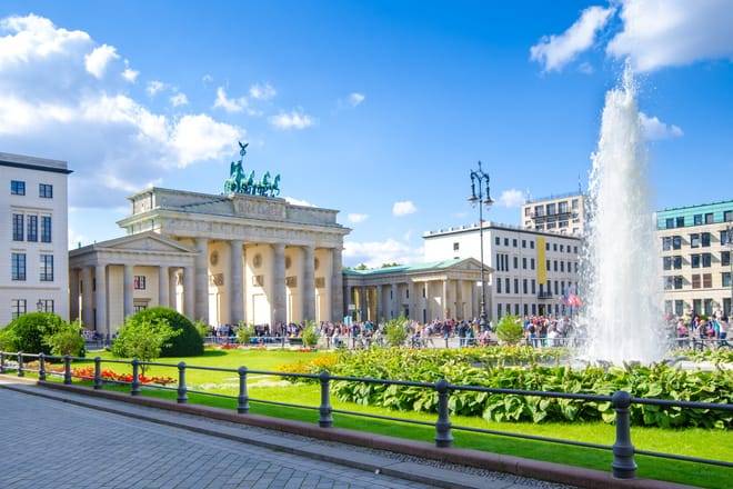 DEBE038-Fre-Berlin: Third Reich & Cold War 2,5-hour Guided Walking Tour