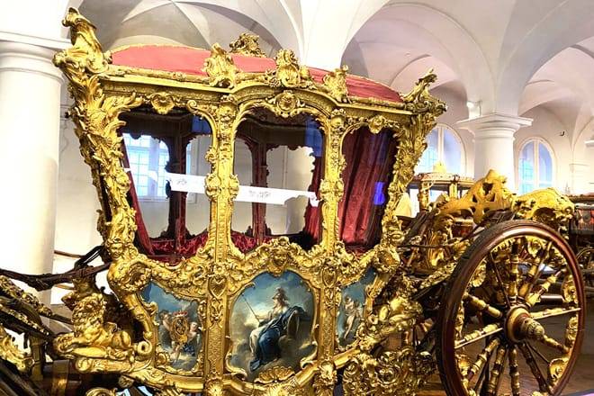 DEMU042  - English- Munich Nymphenburg Palace Tickets and Tour, Carriage Museum 