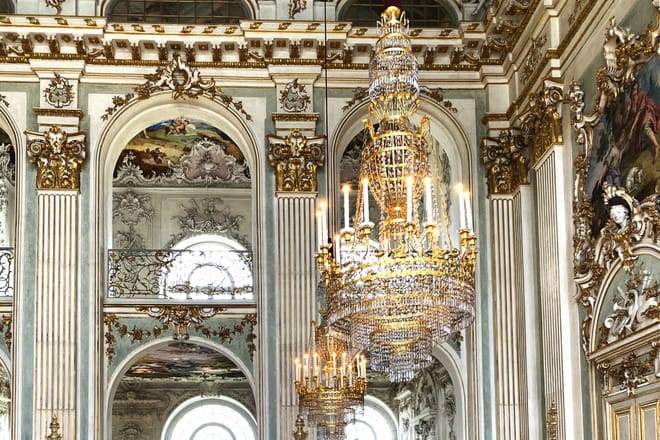 DEMU042  - English- Munich Nymphenburg Palace Tickets and Tour, Carriage Museum 