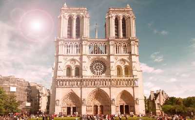 FRPA049 - English  Skip-the-line Notre-Dame Cathedral, Louvre, Paris City Tour