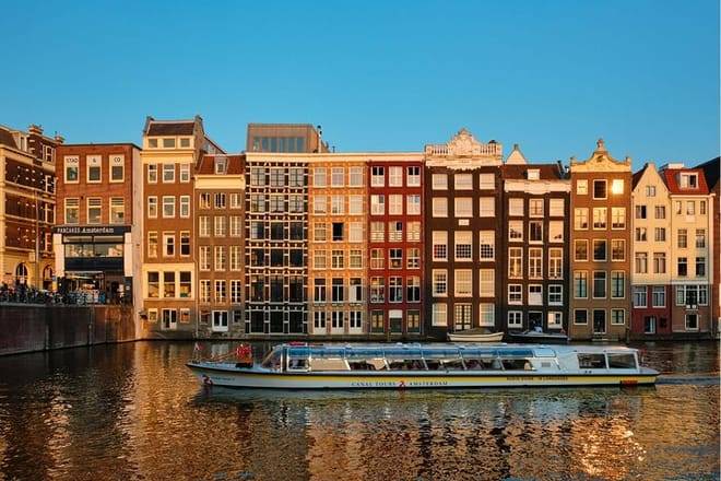 1 Hour Amsterdam Canal Cruise with Audio Guide