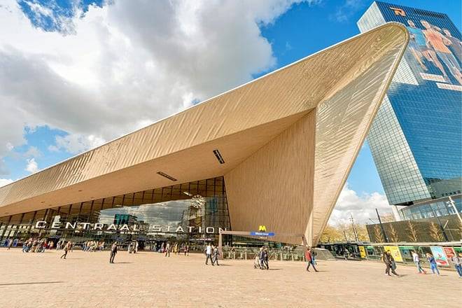 Guided Tour to Rotterdam and Delft and Places Around Amsterdam
