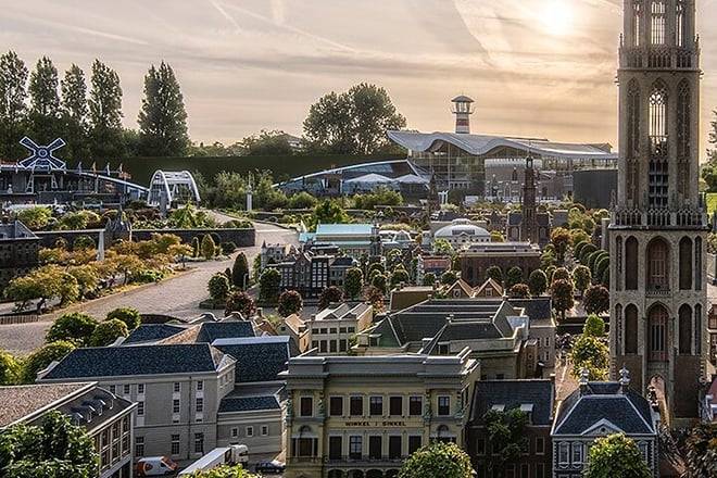 The Hague trip from Amsterdam by Train with Madurodam Ticket