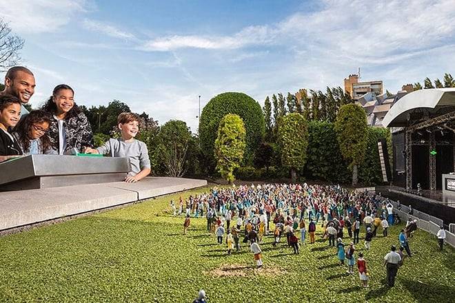 The Hague trip from Amsterdam by Train with Madurodam Ticket