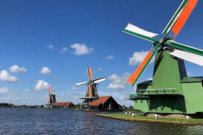 Zaanse Schans trip by Train from Amsterdam with Cheese Tasting