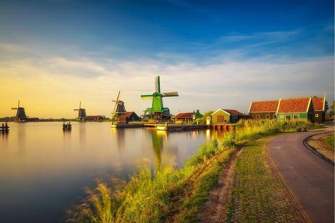 Amsterdam: Daytrip to Zaanse Schans, Edam, Volendam & Marken
