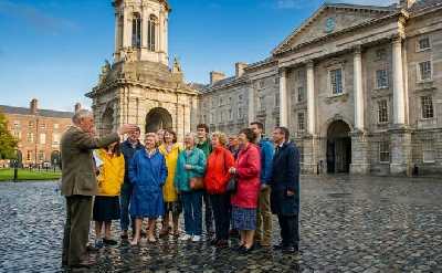 Dublin Walking Tour with Book of Kells Skip-the-Line Tickets