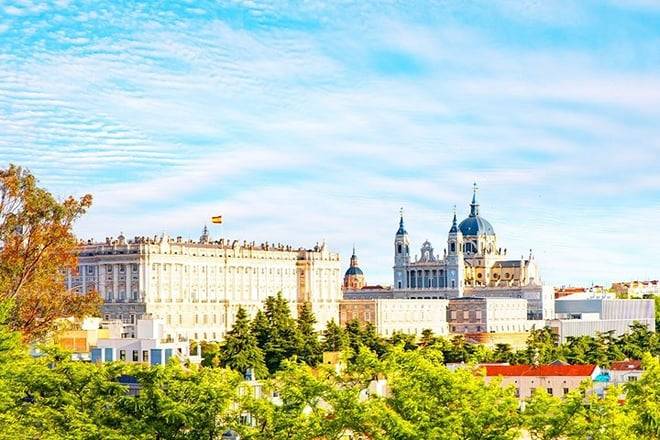 Madrid: Royal Palace Tour, Reina Sofía & City Audio Tours
