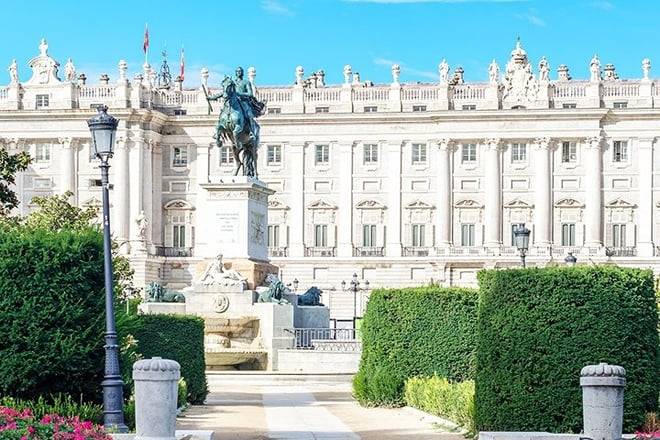 Madrid: Royal Palace Tour, Reina Sofía & City Audio Tours